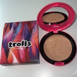NIB! Mac Cosmetics Trolls Collection Beauty Powder In Color Glow Rida.